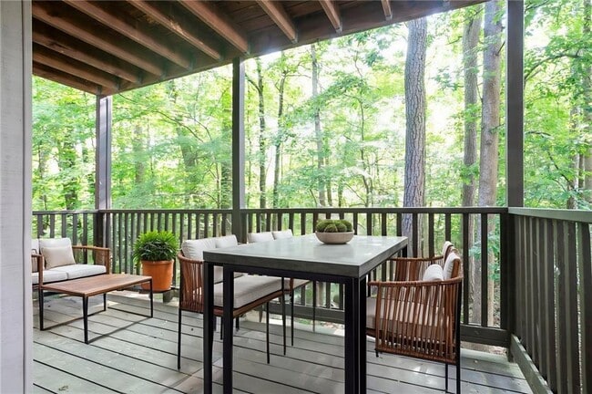 Building Photo - 408 River Run Dr