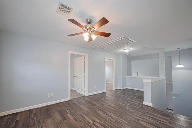 Building Photo - 1730 Macclesby Ln