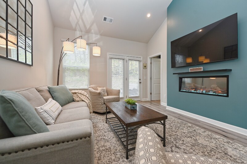 Building Photo - 3031 Duvall Dr