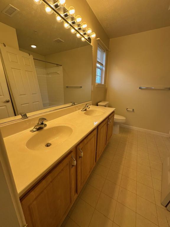 Building Photo - 45512 Westmeath Way