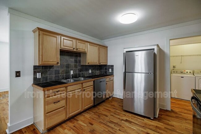 Building Photo - 205 Third Street