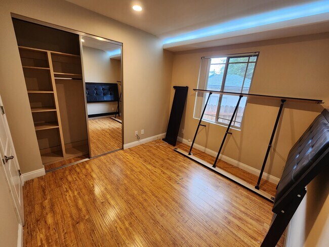 Building Photo - 11131 Sunshine Ter