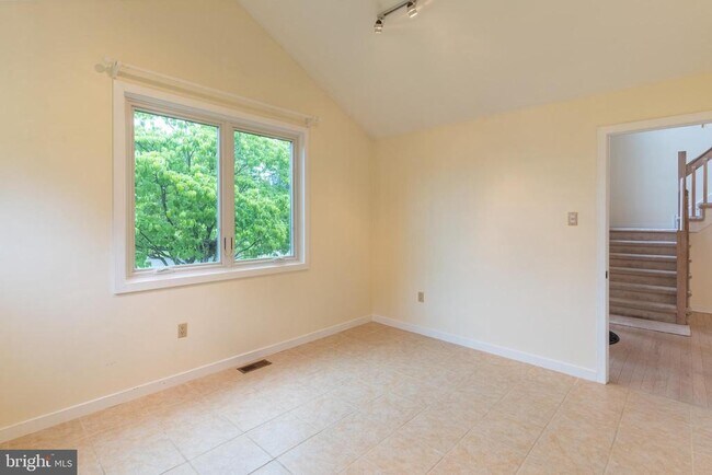 Building Photo - 56 W Windrose Dr