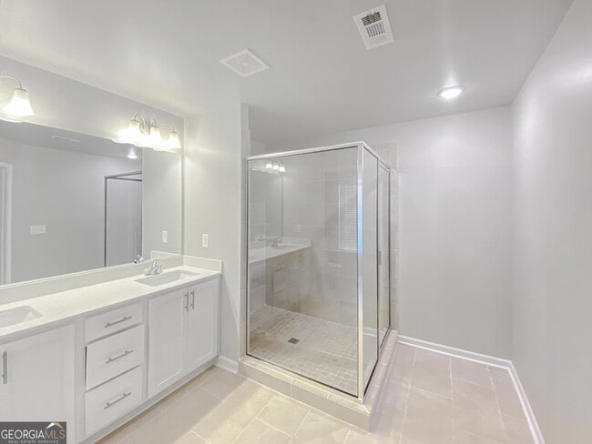 Building Photo - 1466 Fern Ridge Ln