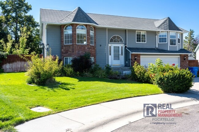 Building Photo - Beautiful 4 Bedroom Single Family Home For...