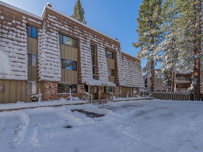 Building Photo - SKI LEASE:  "Stone's Throw", Remodeled, Be...