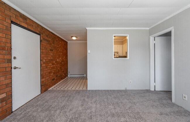 Building Photo - Cozy 1-Bedroom Condo in the Heart of Carrboro
