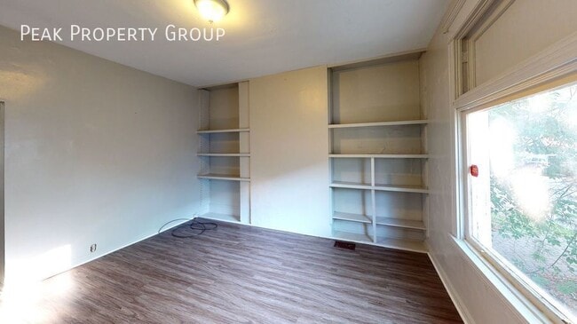 Building Photo - 2535 Vestry Ave