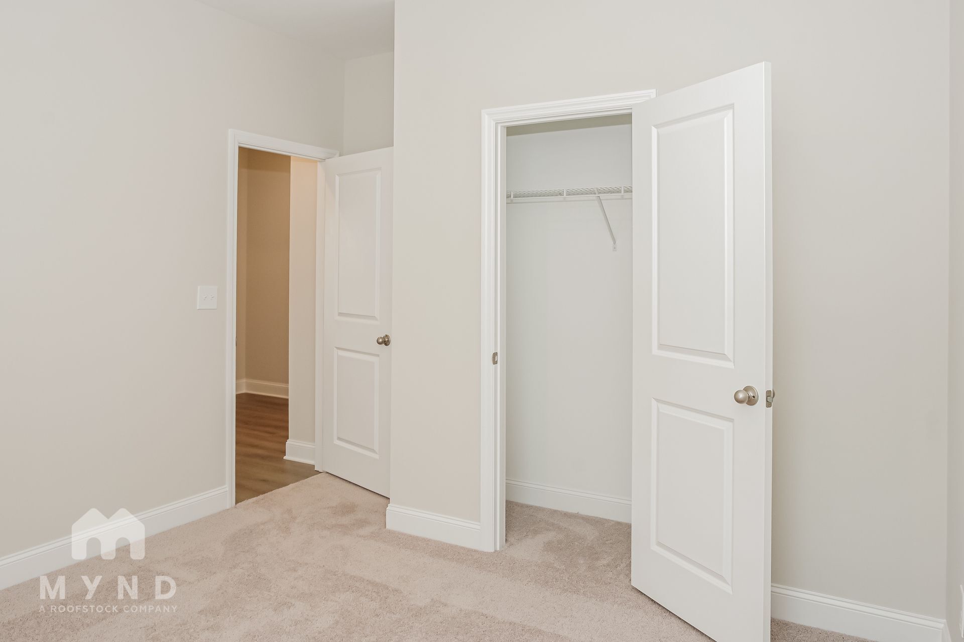 Building Photo - 221 Pine Is Ave