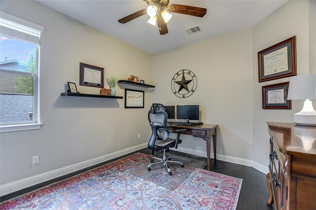 Building Photo - 2516 Amur Dr
