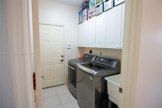 Building Photo - 1714 Victoria Pointe Cir