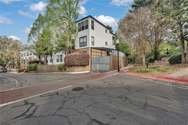 Building Photo - 821 Ralph McGill Blvd NE