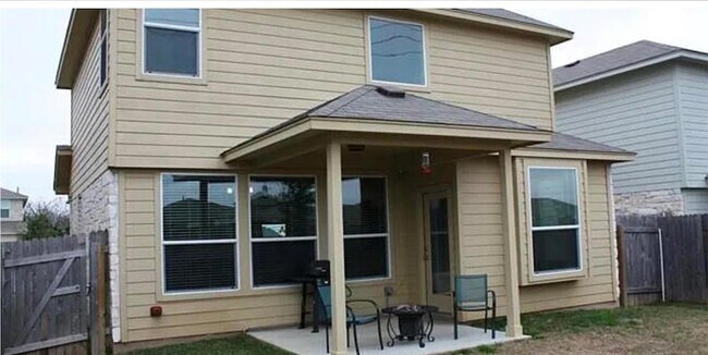 Building Photo - 2228 Nestlewood Dr