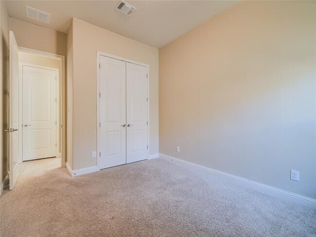 Building Photo - 1235 Falling Hills Dr