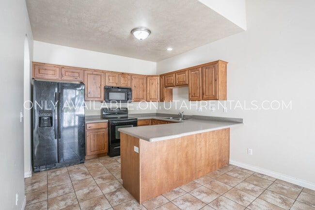 Building Photo - 1380 W Parkside Dr