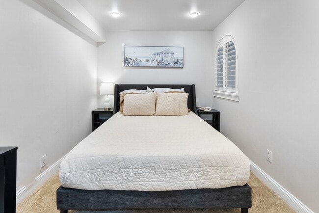 Building Photo - Stunning 2-Story Loft in the Heart of Downtown