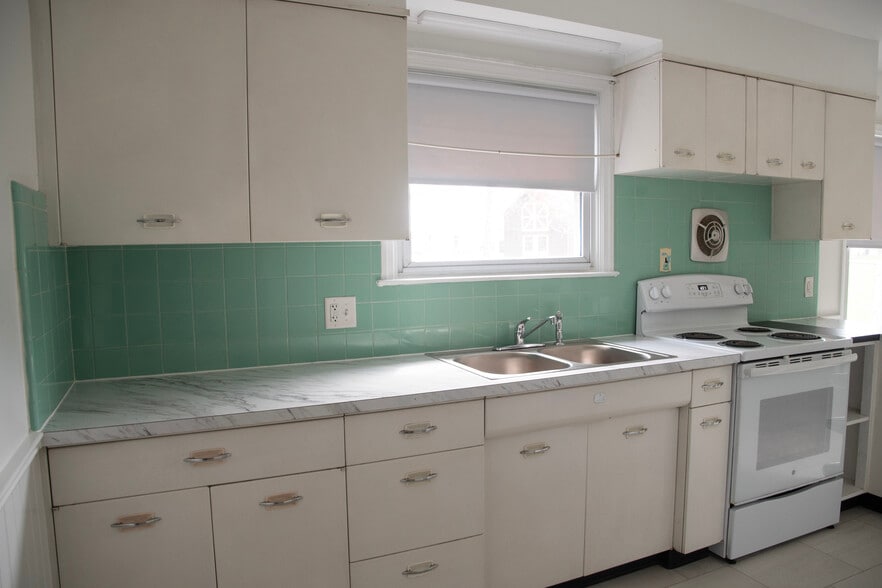 Building Photo - 1349 Lititz Rd