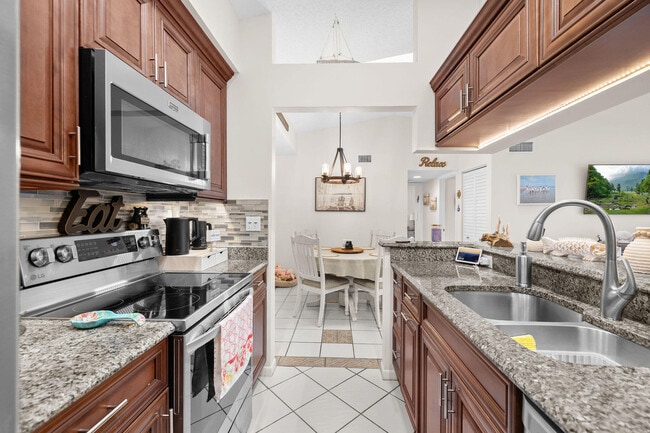 Building Photo - 2502 SE Anchorage Cove