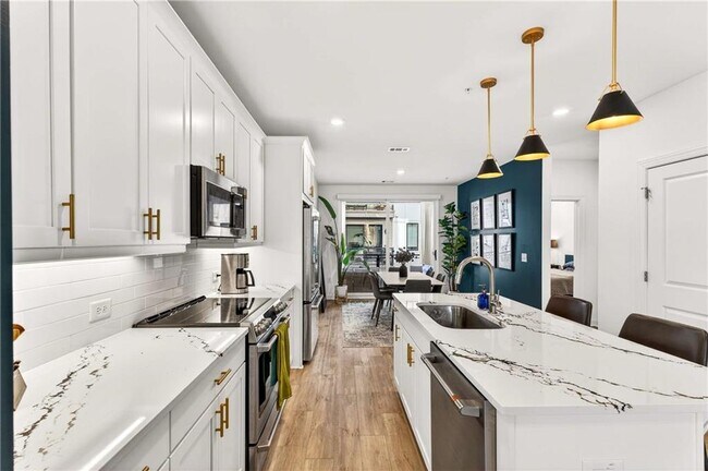 Building Photo - 377 Grant Cir SE