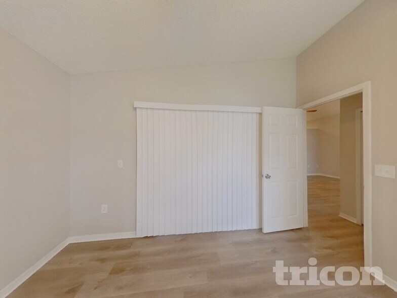 Building Photo - 2009 Kiwi Trail