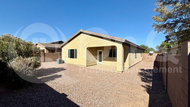 Building Photo - 987 W Deoni Trail