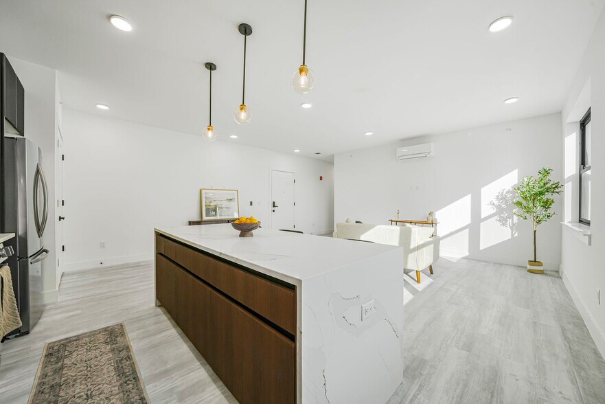 Building Photo - 4610 Kennedy Blvd