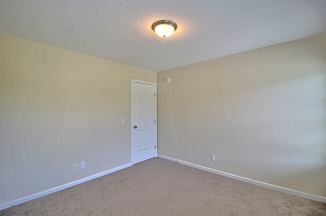 Building Photo - 260 Whippoorwill Wy NE