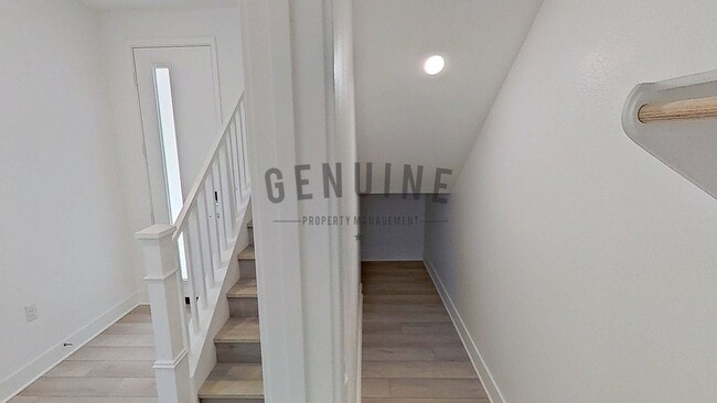 Building Photo - Spacious 4Bd 4Ba Tri-Level Home in Luna Park Community in Irvine