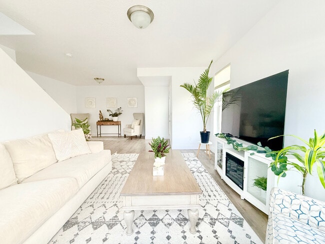 Building Photo - 1792 W Torlundy Dr