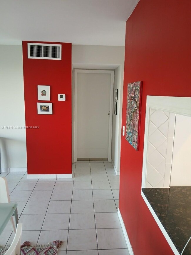 Building Photo - 1425 Atlantic Shores Blvd