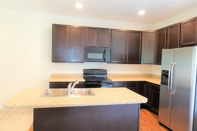 Building Photo - 153 Bur Oak Dr