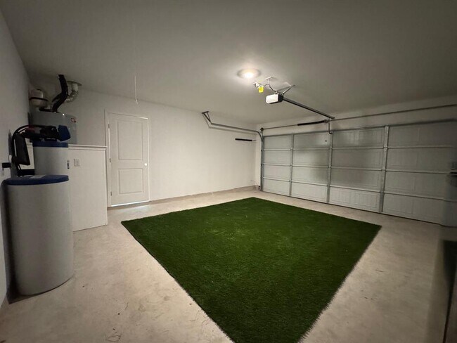 Building Photo - 520 Doherty