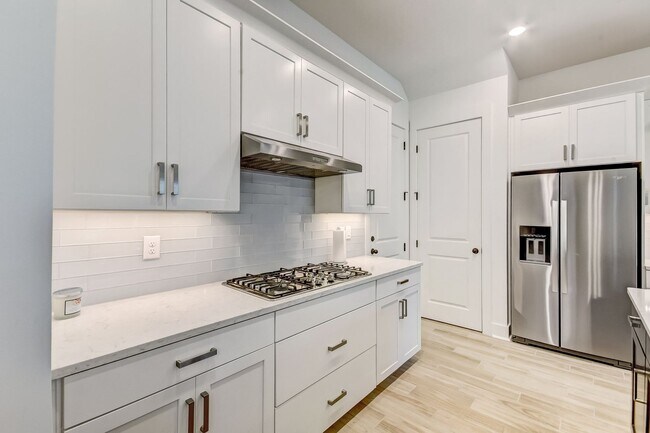 Building Photo - Townhome  in The Enclave at Summer Beach