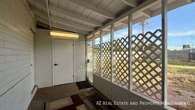 Building Photo - 3037 E Brill St