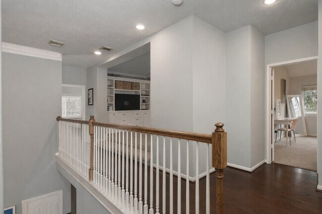 Building Photo - 31 Bluff Creek Pl