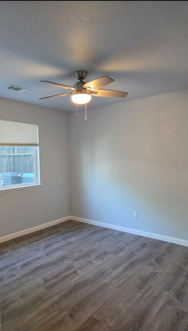 Building Photo - QUAINT ADU