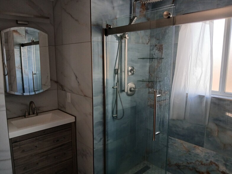bathroom - 6275 W 42nd Ave