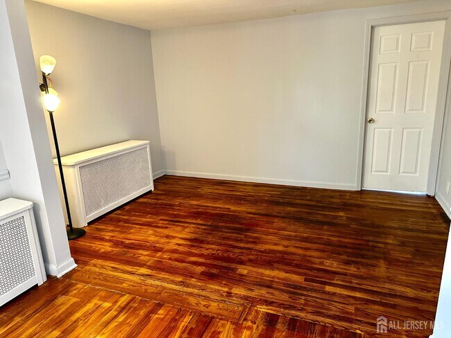 Building Photo - 428 New Market Rd