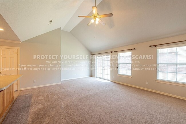 Building Photo - 245 Ravenwood Rd