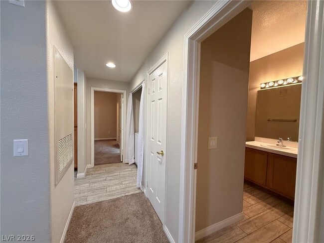 Building Photo - 2113 Echo Bay St