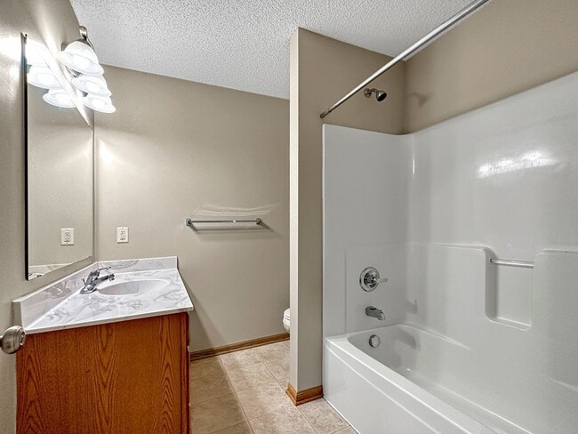 Building Photo - 16421 Elm Creek Ln