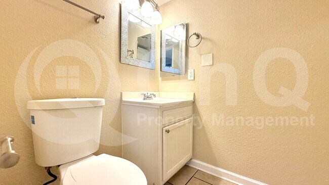 Building Photo - 2724 W McLellan Blvd