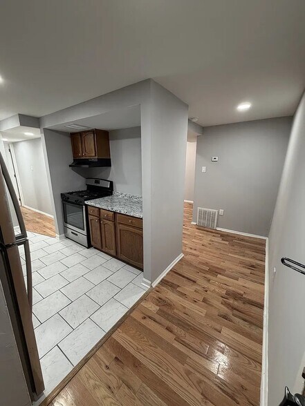 Building Photo - 7057 Cresheim Rd