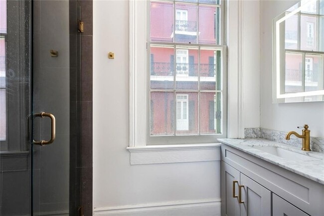 Building Photo - 1300 Chartres St