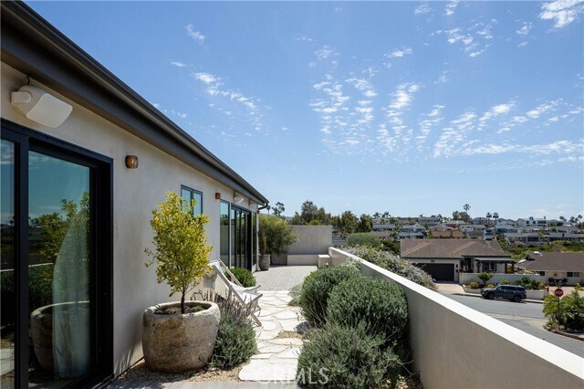Building Photo - 2703 Via Montecito