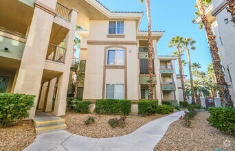 Building Photo - Two Bedroom Condo in Guard Gated Vistana