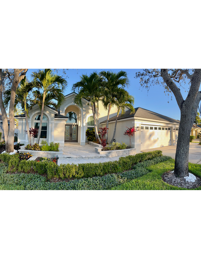 Building Photo - 515 Somerhill Dr NE