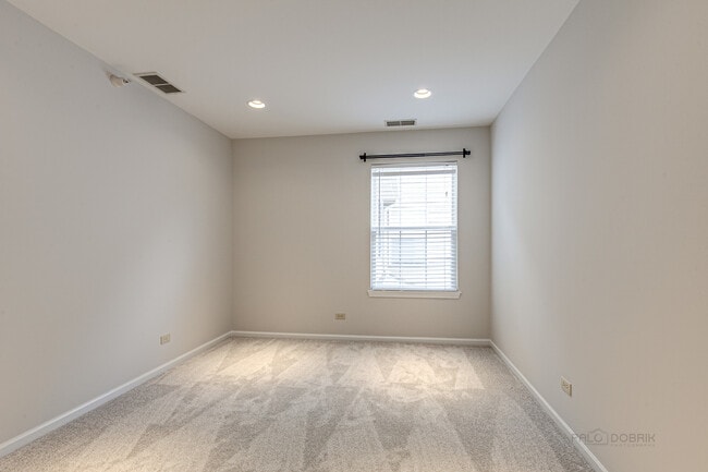 Building Photo - 1291 Orleans Dr