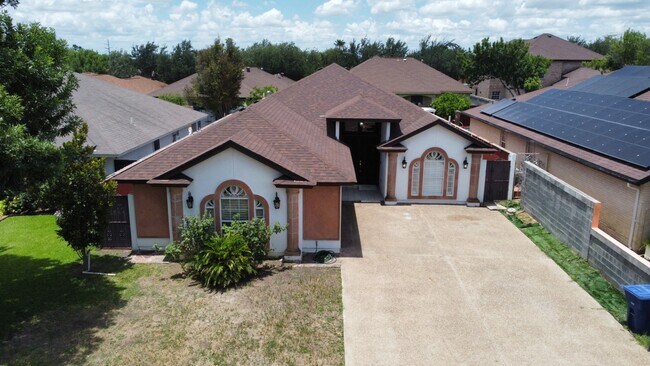 Building Photo - 3 Bed 3 Bath Home in the Laredo's Northside Primavera Subdivision! Available Now!