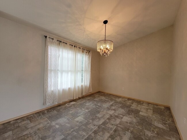 Building Photo - Horn Rapids Home with Bonus Room, Deck, an...